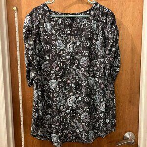Size 3(3X) - Torrid - Gray Short Sleeve Pullover Blouse